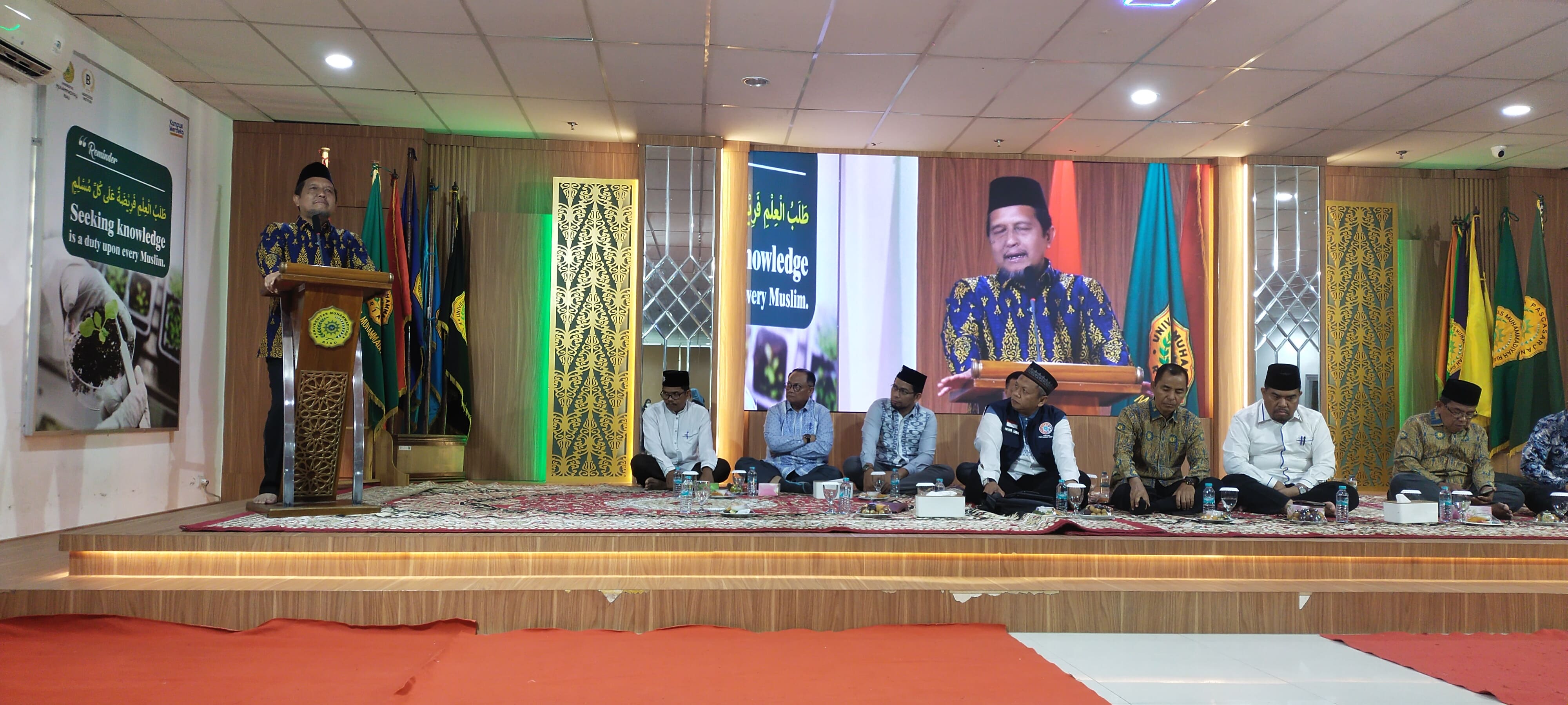 Momentum Kebersamaan: UMRI Laksanakan Kajian, Galang Dana, dan Serahkan Mobil Operasional Fakultas