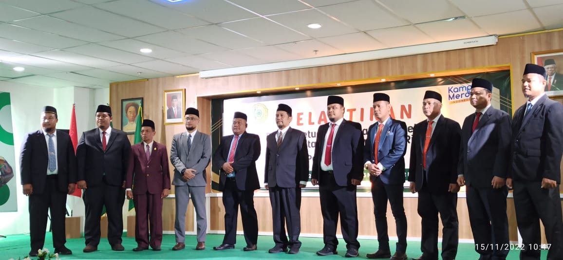 Rektor Umri Lantik 8 Dekan dan 2 Pejabat Struktural